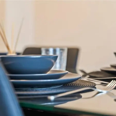 Stylish Modern - Sleeps 5 - Free Parking Holiday home Birmingham