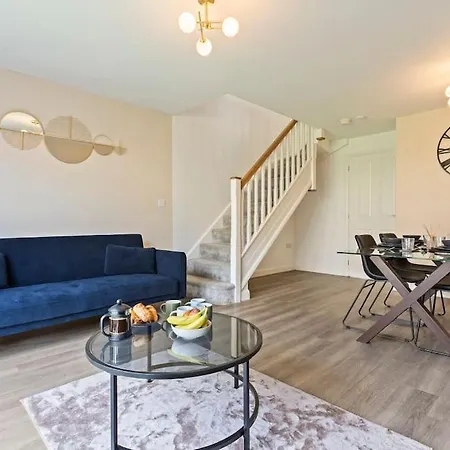 Holiday home Stylish Modern - Sleeps 5 - Free Parking Birmingham