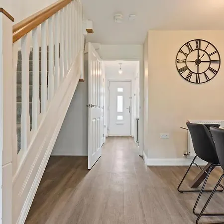 Stylish Modern - Sleeps 5 - Free Parking Holiday home Birmingham